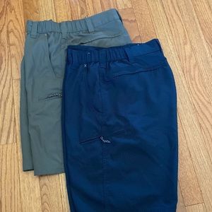 Mens size 34 Wrangler Cargo Shorts *2 pairs!